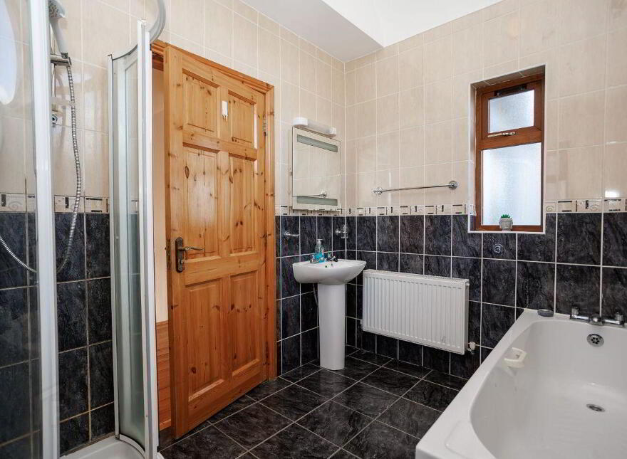 2 Marina Walk, Cahersiveen, V23VN36