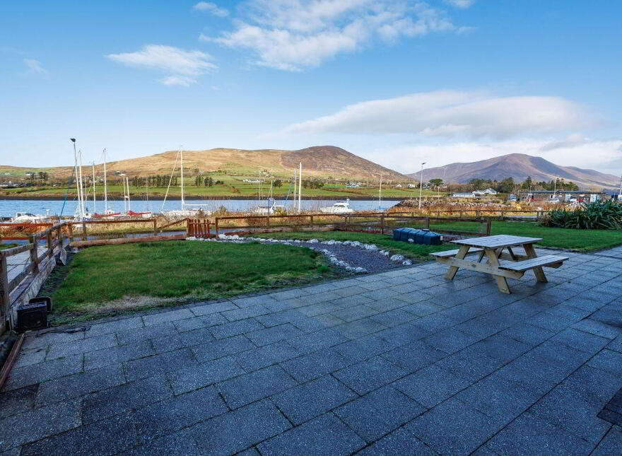 2 Marina Walk, Cahersiveen, V23VN36