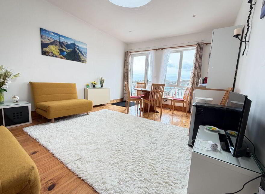 5 Centre Point Mews, Main Street, Waterville, V23X884