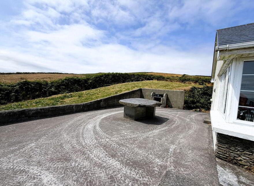 Tinnies Upper, Valentia Island, V23F443