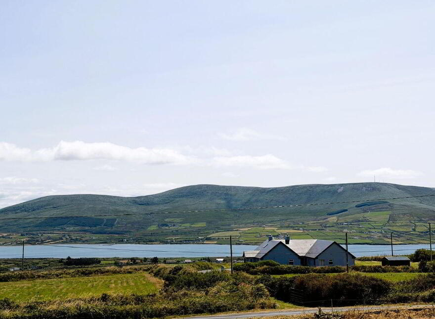 Tinnies Upper, Valentia Island, V23F443