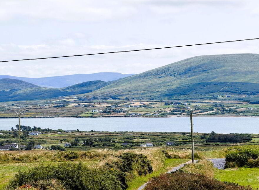 Tinnies Upper, Valentia Island, V23F443