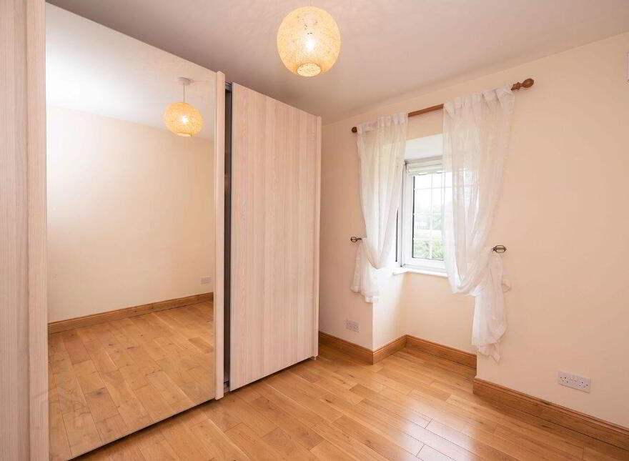 Apartment 3 Sandbrook, Wilton, T12KX47