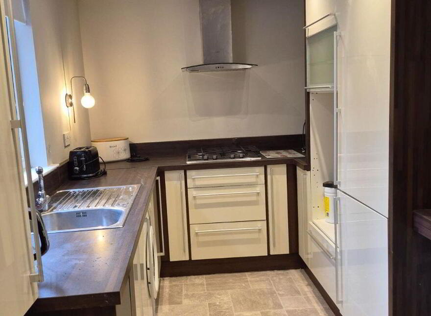 17 Lough Road, The Lough, T12DP3V