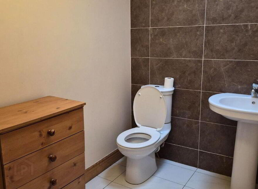 17 Lough Road, The Lough, T12DP3V