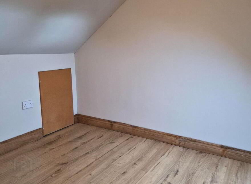 17 Lough Road, The Lough, T12DP3V