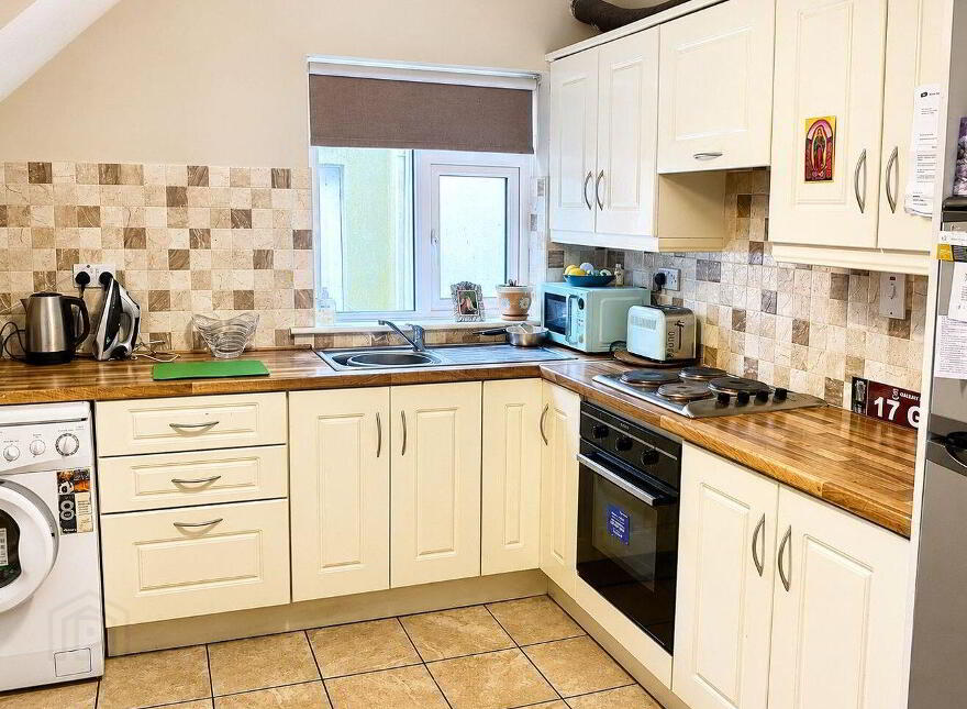 18 Bridge Court, Bridge Street, Ballinasloe, H53X651
