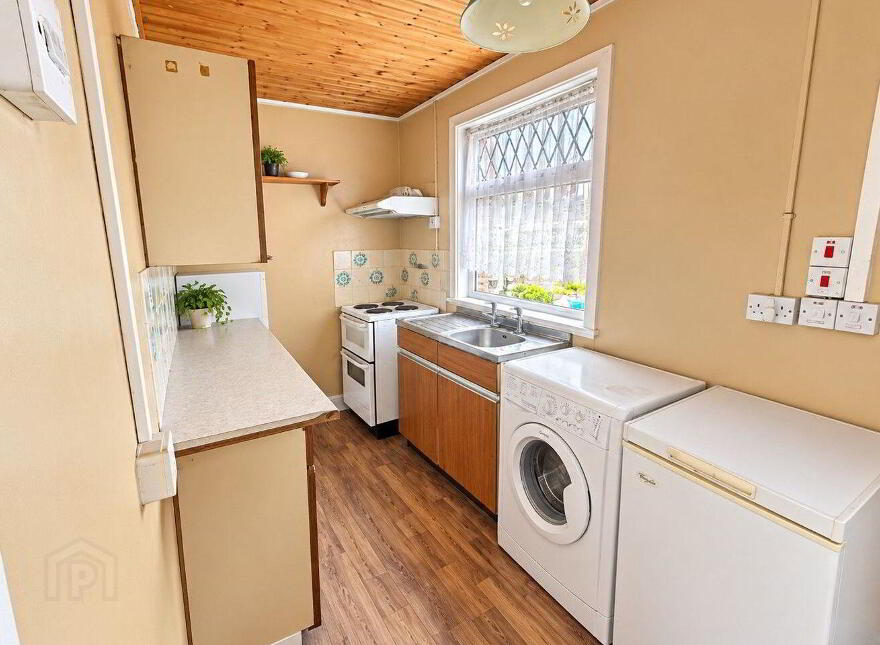 6 Saint Brendan's Terrace, Ballinasloe, H53KW35