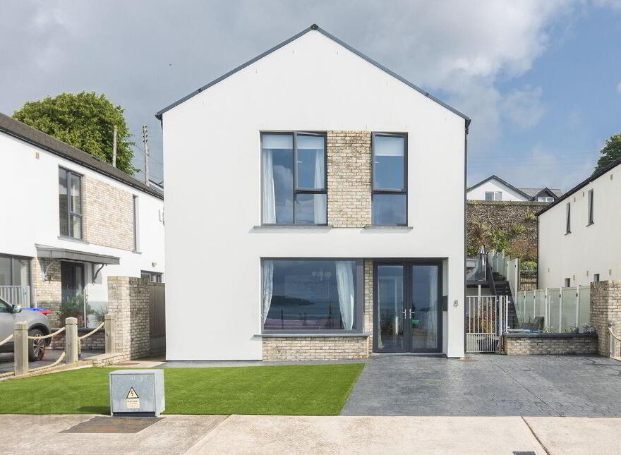 8 Dun Farraige, Carrignafoy, Cobh, P24T281