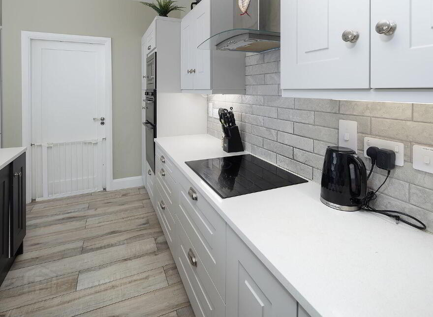 8 Dun Farraige, Carrignafoy, Cobh, P24T281