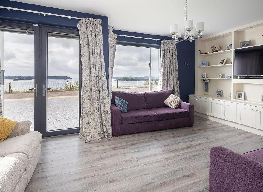 8 Dun Farraige, Carrignafoy, Cobh, P24T281