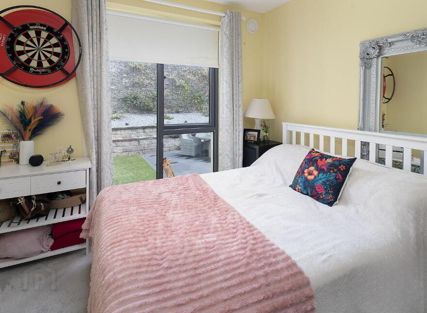8 Dun Farraige, Carrignafoy, Cobh, P24T281