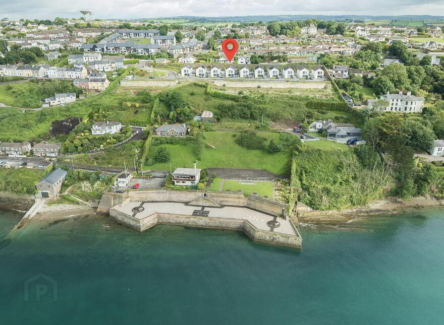 8 Dun Farraige, Carrignafoy, Cobh, P24T281