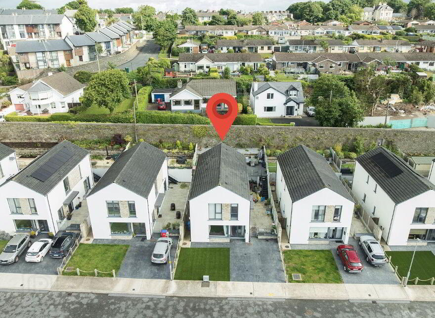 8 Dun Farraige, Carrignafoy, Cobh, P24T281