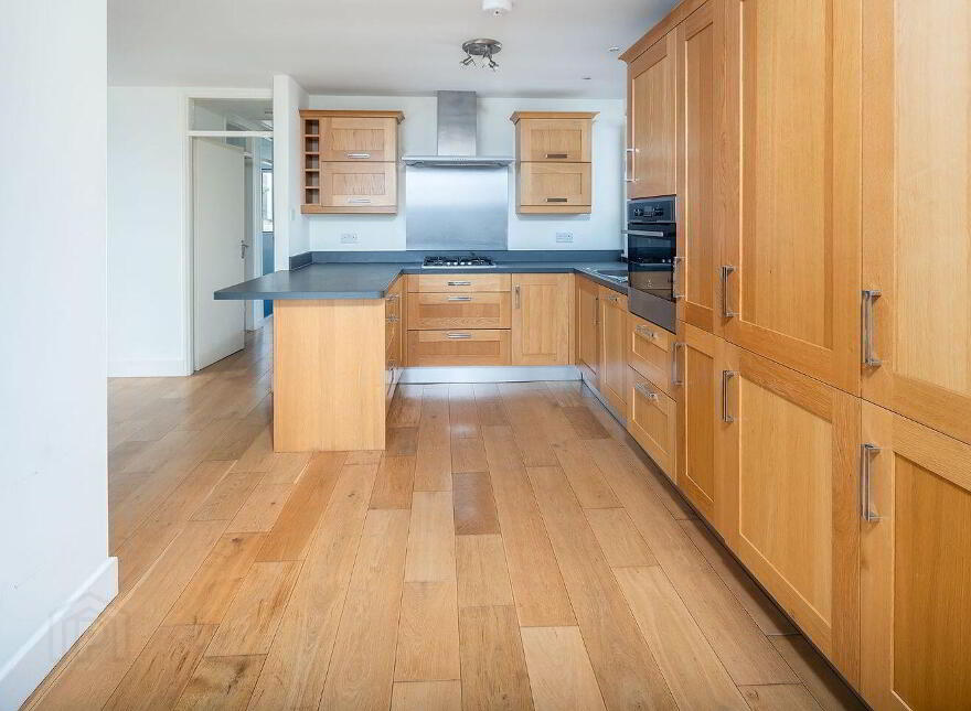 1 Eaton Heights, Cobh, P24R868