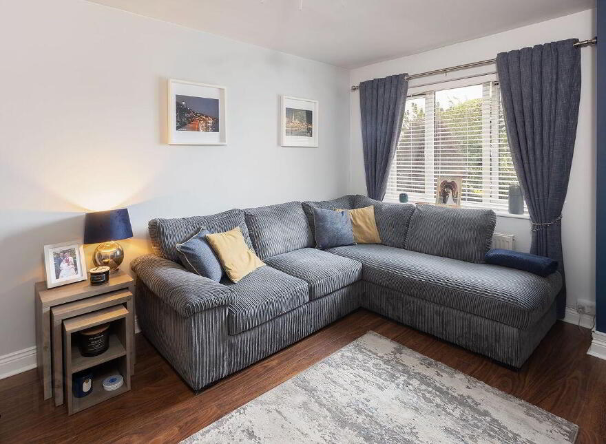 12 College Lawn, College Manor, Cobh, P24T189