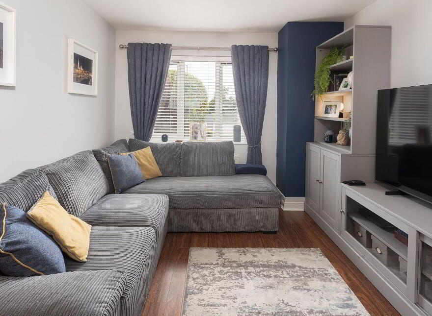 12 College Lawn, College Manor, Cobh, P24T189