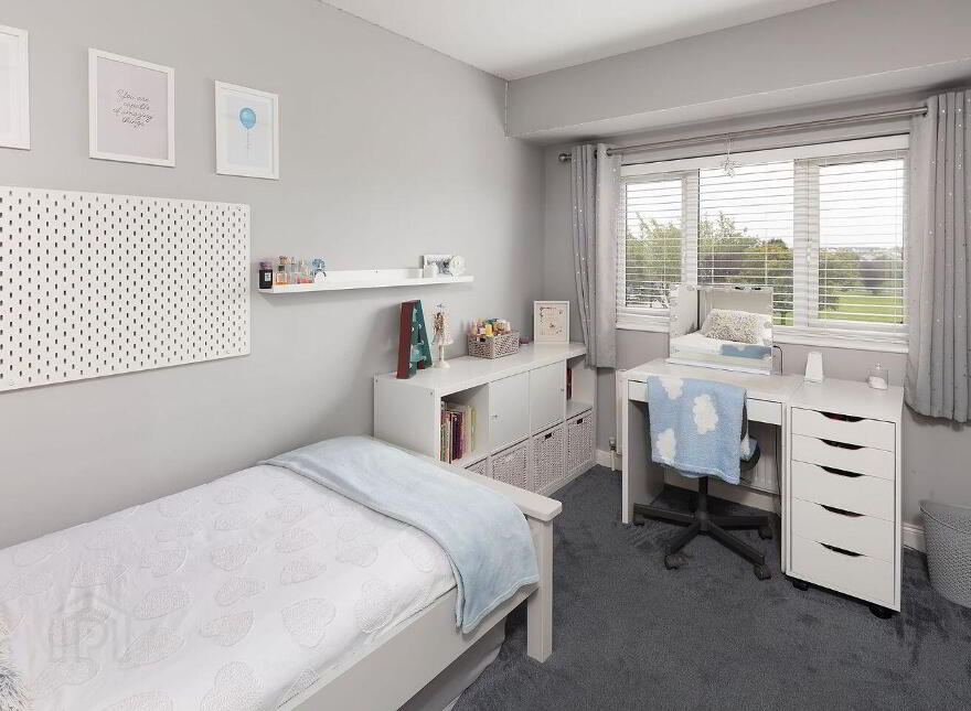 12 College Lawn, College Manor, Cobh, P24T189