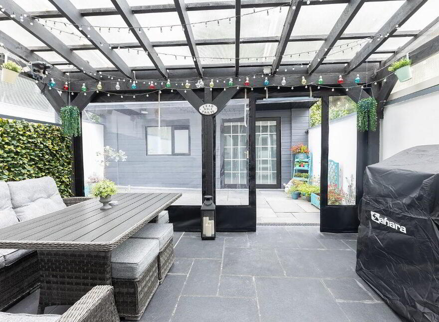 12 College Lawn, College Manor, Cobh, P24T189