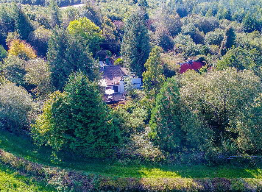 Drumlahard, Leitrim Village, Keadue, N41Y542
