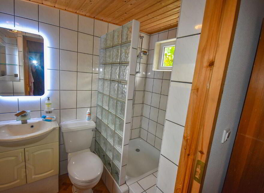 Drumlahard, Leitrim Village, Keadue, N41Y542