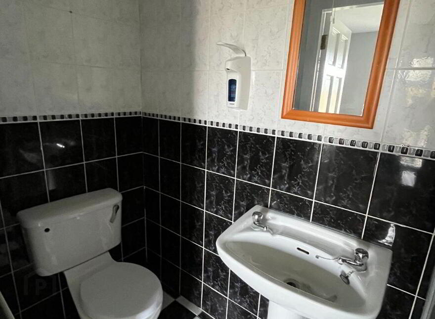 Scanlon's House, Ballyminogue, Scarriff, V94N7XH