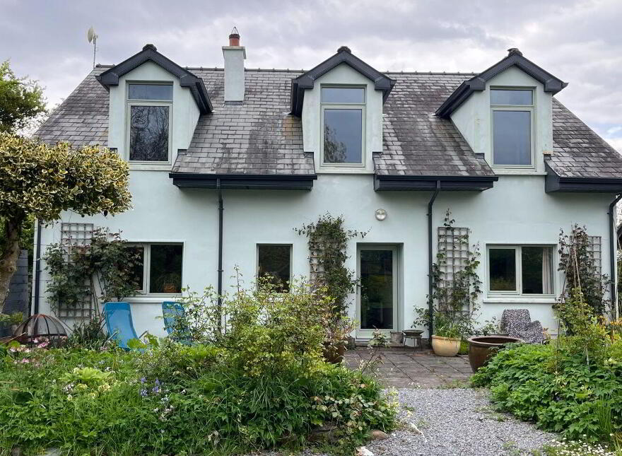 Dooros, Woodford, H62WN84