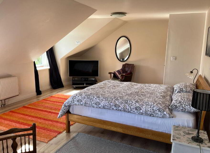 Dooros, Woodford, H62WN84