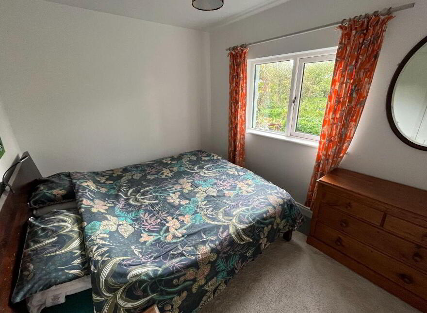 Dooros, Woodford, H62WN84