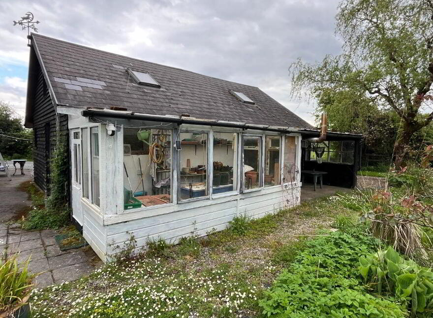 Dooros, Woodford, H62WN84