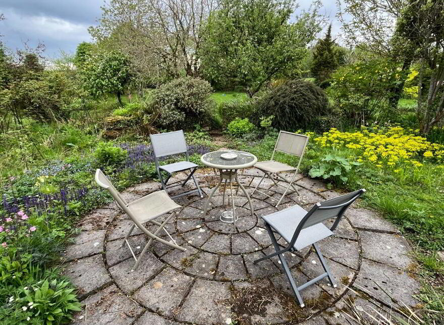 Dooros, Woodford, H62WN84