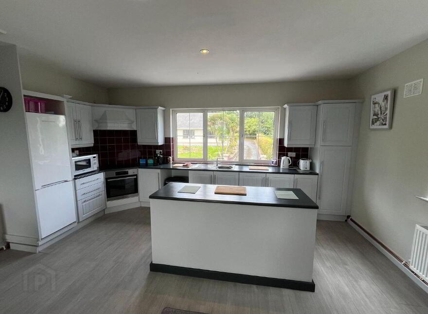 8 Lakeside Close, Mountshannon, V94N6R2