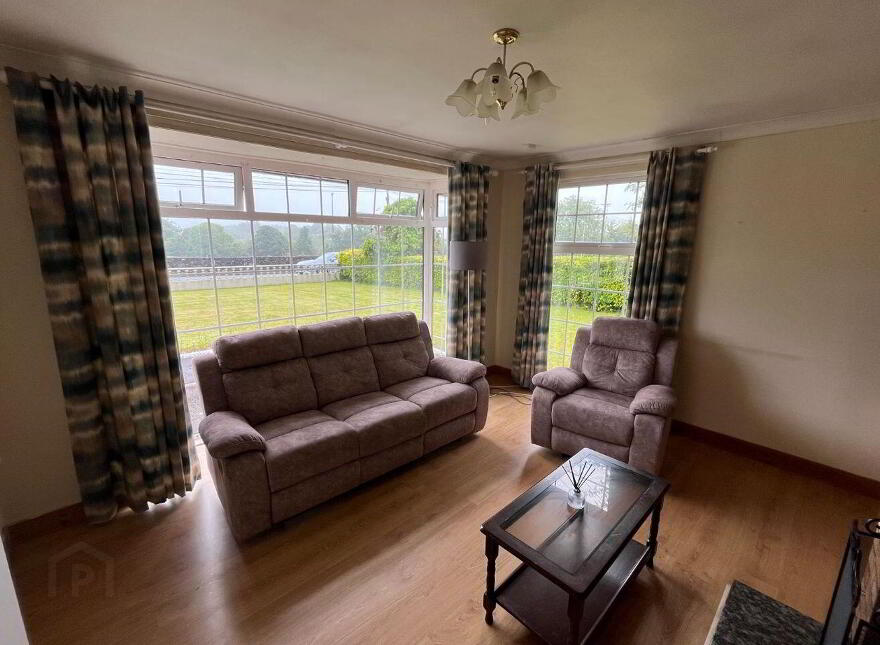Rockhill, Woodford, H62NV60