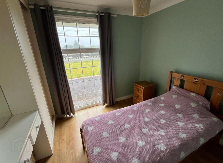 Rockhill, Woodford, H62NV60