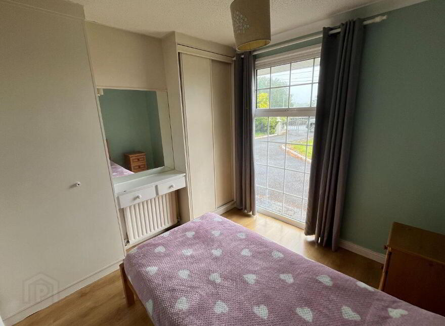 Rockhill, Woodford, H62NV60