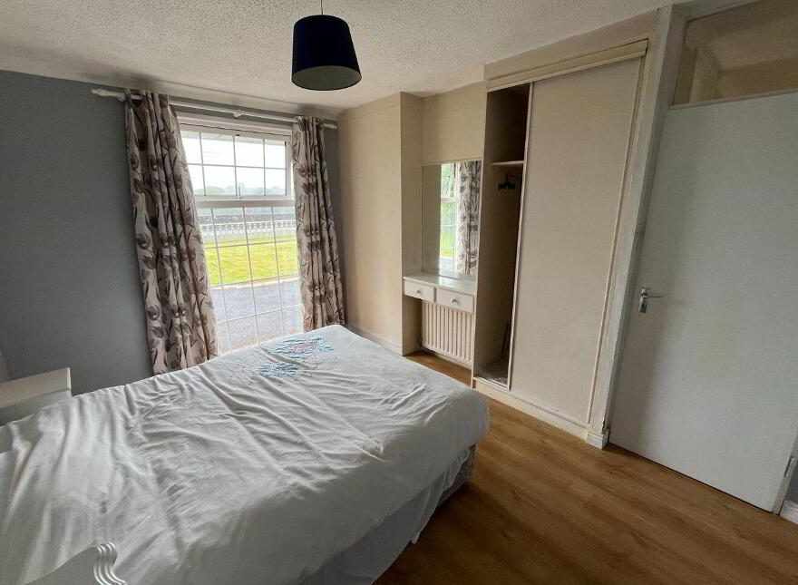 Rockhill, Woodford, H62NV60