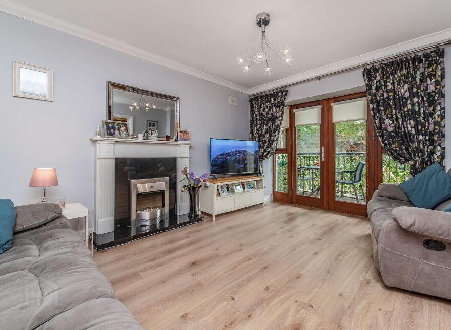 Apartment 2 The Court Newtown Manor, Kill, W91E061