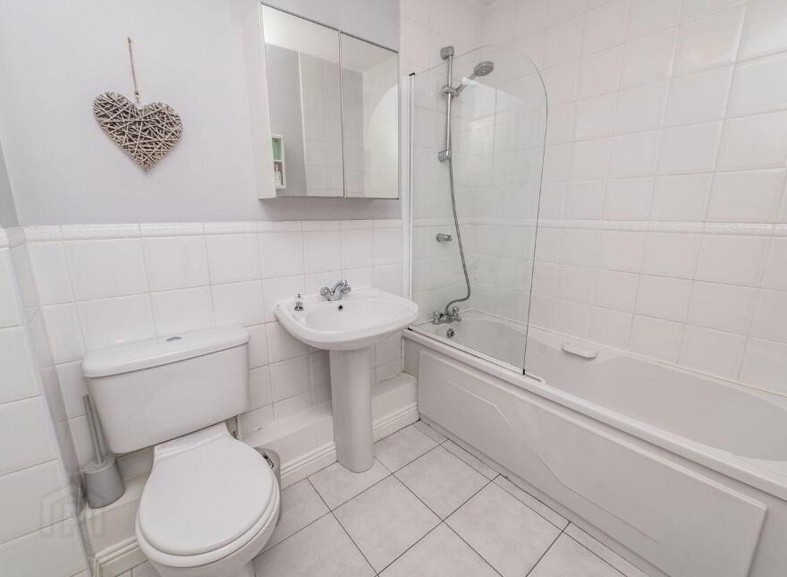 Apartment 2 The Court Newtown Manor, Kill, W91E061