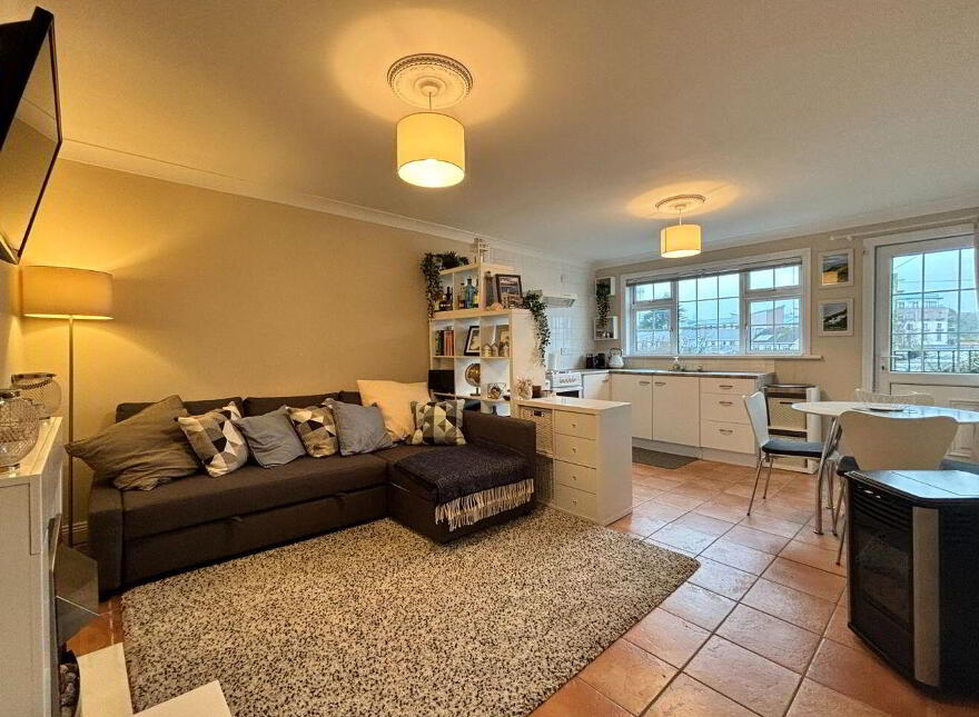 Avila, Seamount, Courtown, Y25AE20