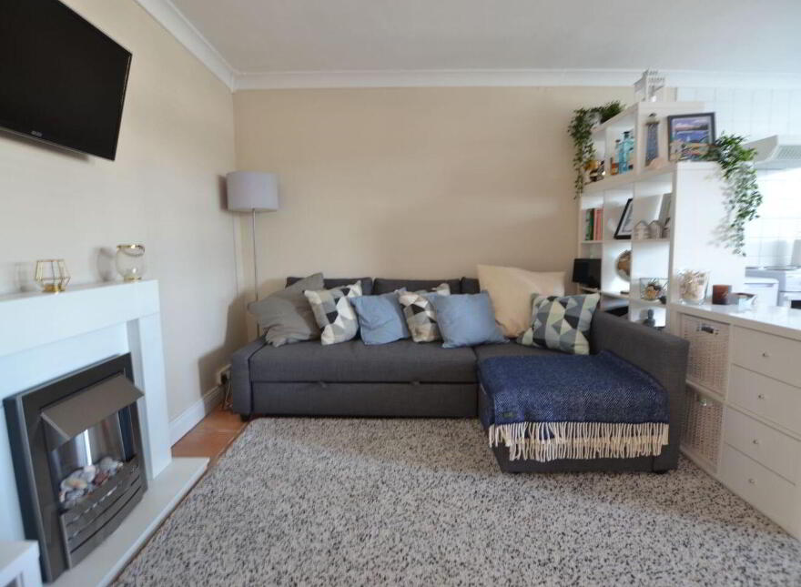 Avila, Seamount, Courtown, Y25AE20