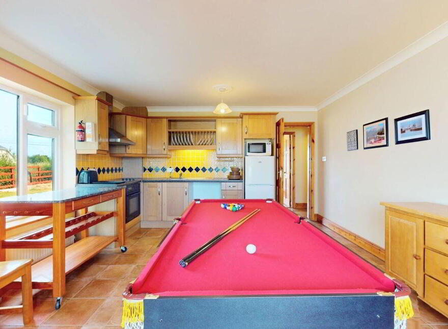 Seven Gables, Ahare, Castletown, Y25RX20