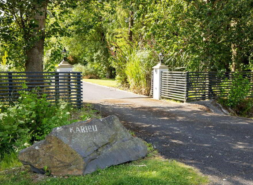 Karibu, Blackrock Road, Blackrock, A91N6P1