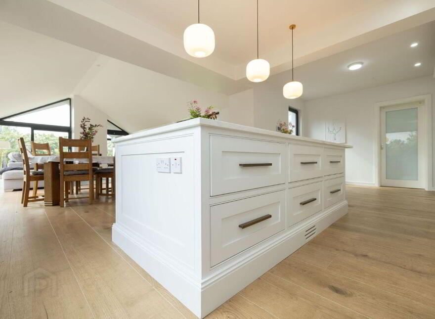 Karibu, Blackrock Road, Blackrock, A91N6P1