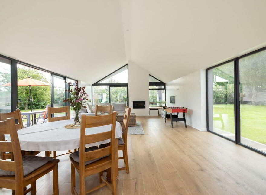 Karibu, Blackrock Road, Blackrock, A91N6P1