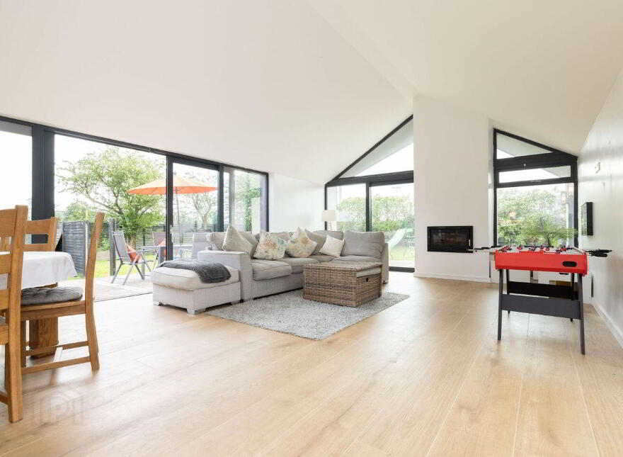 Karibu, Blackrock Road, Blackrock, A91N6P1