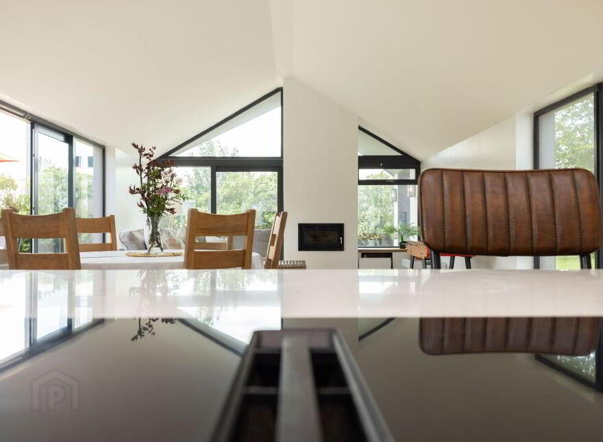 Karibu, Blackrock Road, Blackrock, A91N6P1