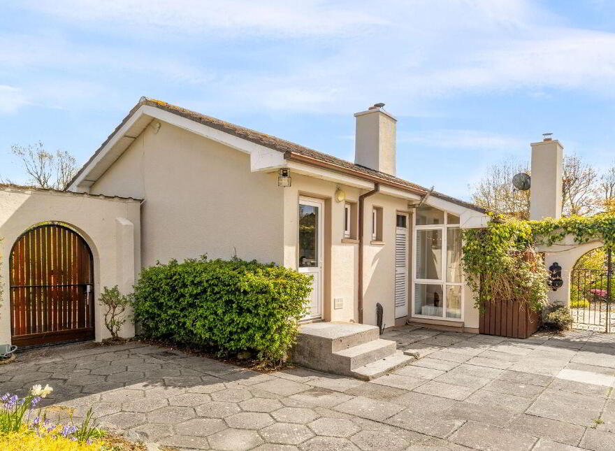 Villa Nova And Nursery Cottage, The Moyne, Enniscorthy, Y21W6R3