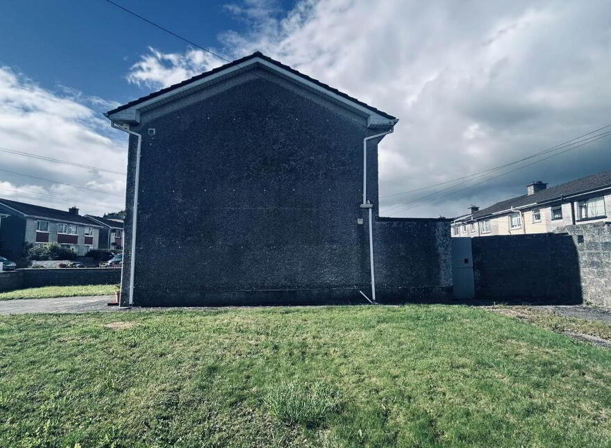 16 Crowe Street, Gort, H91XD4C