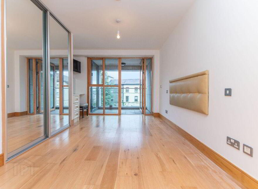Apartment 9 Crescent Villas, Taylor's Hill, H91WF66