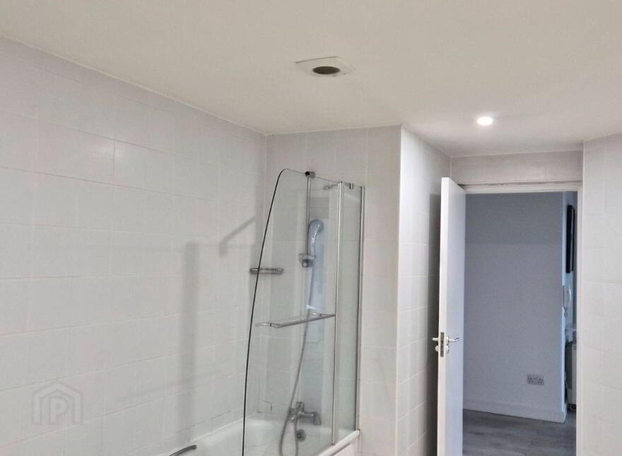 Apartment 25 Gloucester Square, Railway Street, Dublin 1, D01FW31
